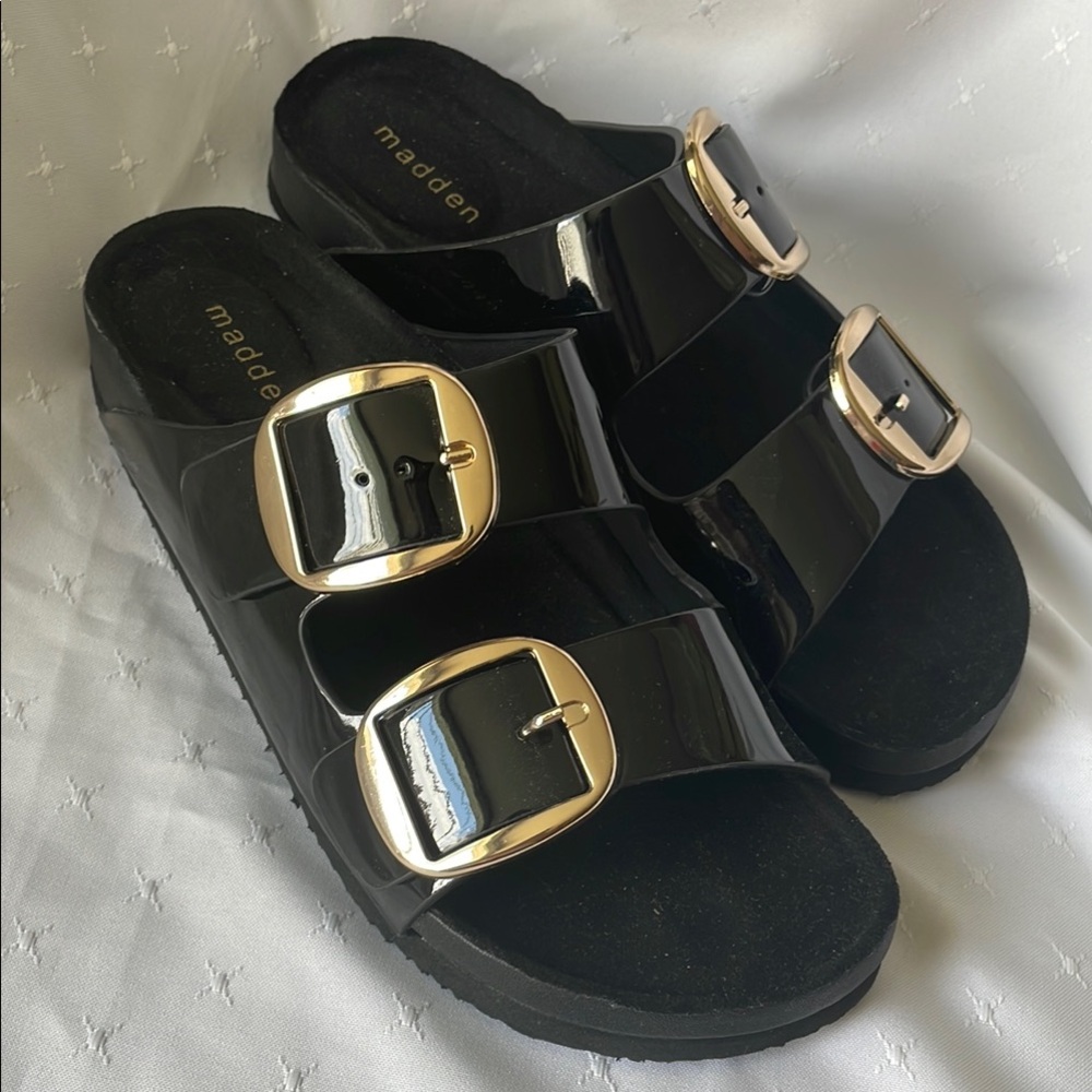 NWOT Madden Girl Patent Leather Black Slides with Gold Accents - Picture 2 of 6